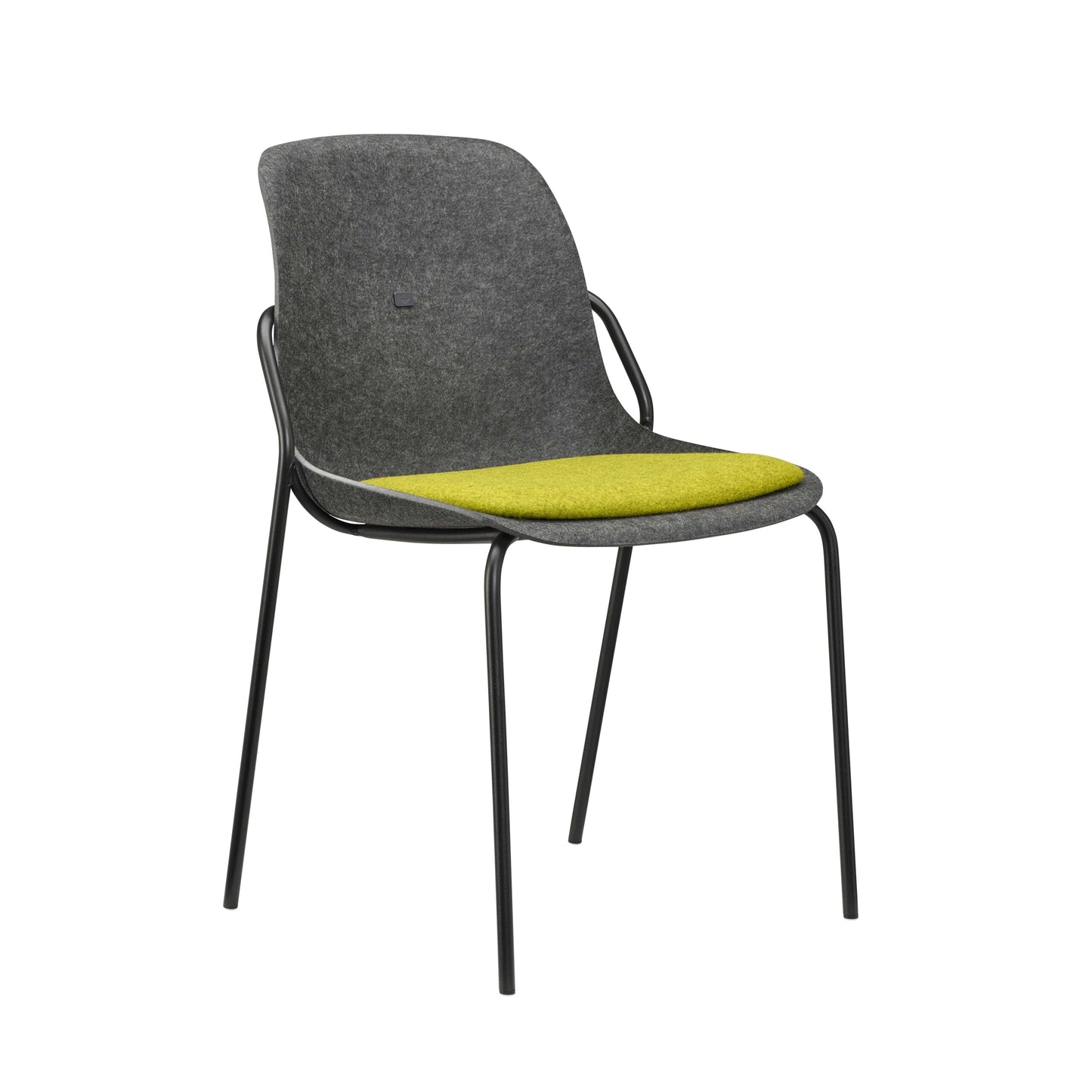 Grijze VILT Felt Fine stoel met zwarte poten, duurzaam en comfortabel, perfect voor veelzijdig gebruik op kantoor.