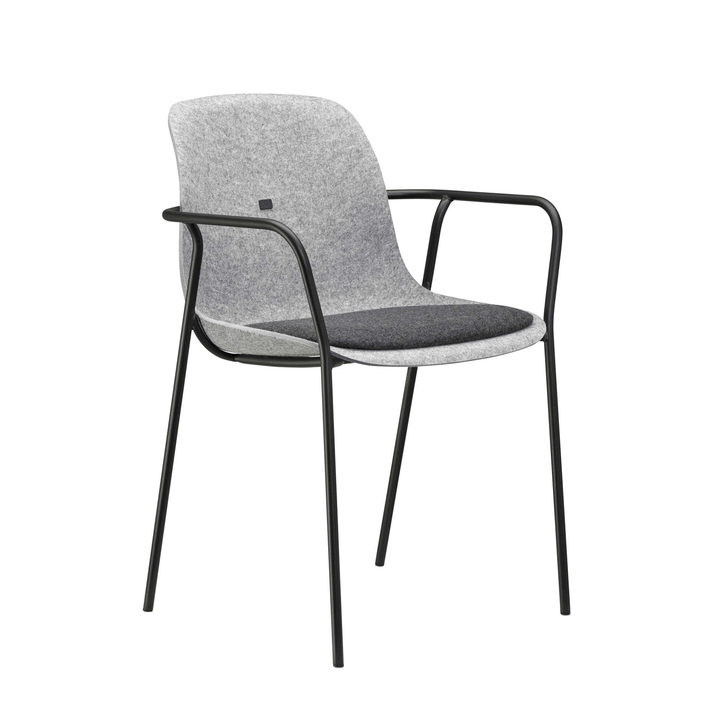 Grijze stoel met zwarte poten en zitting, stapelbaar en perfect voor een stijlvolle kantoorinrichting.