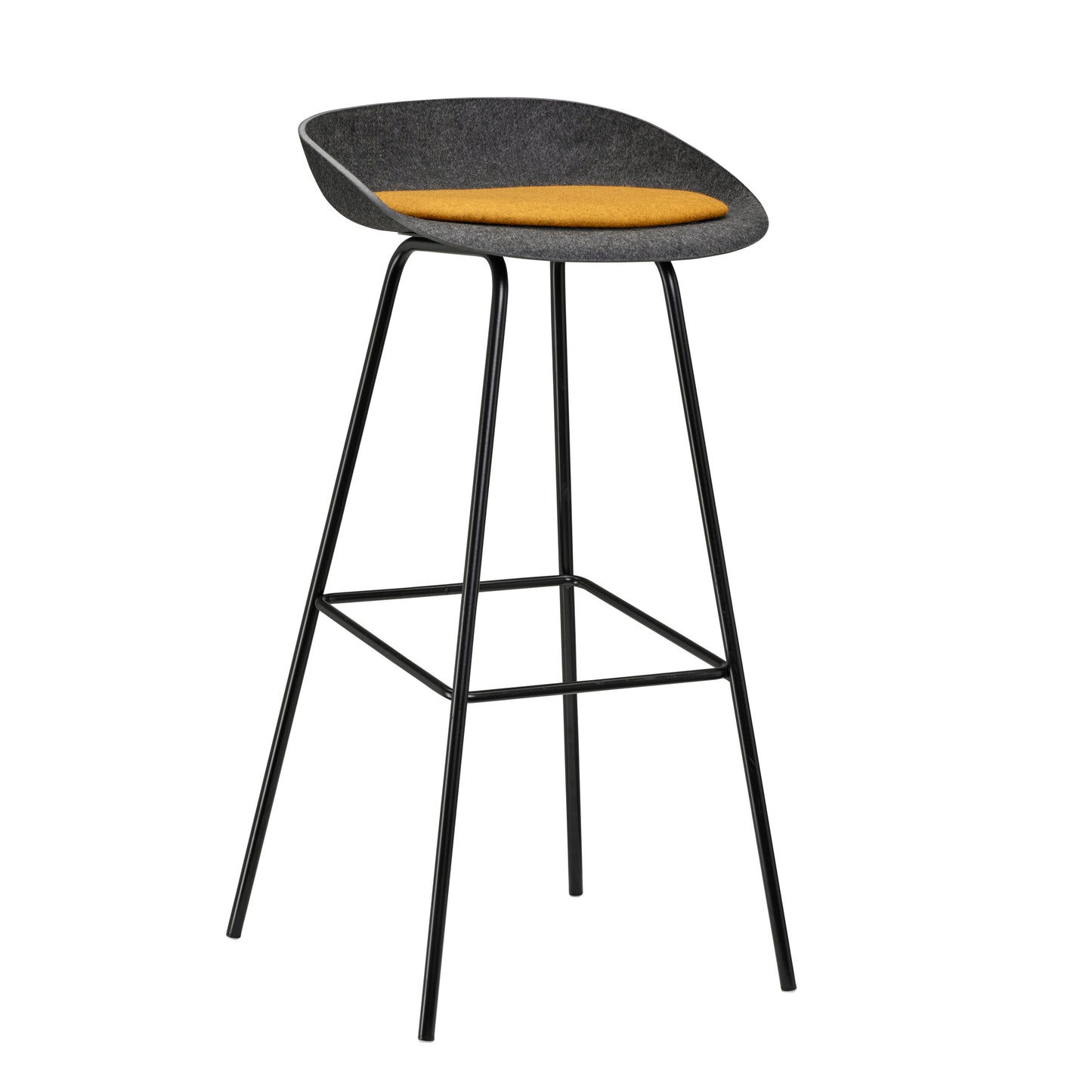 Duurzame zwarte kruk met een zwart frame, vervaardigd uit gerecycled materiaal voor een moderne en milieuvriendelijke look.